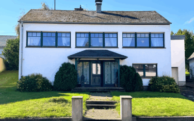 Großzügiges Einfamilienhaus mit hellen Räumen und besonderer Architektur